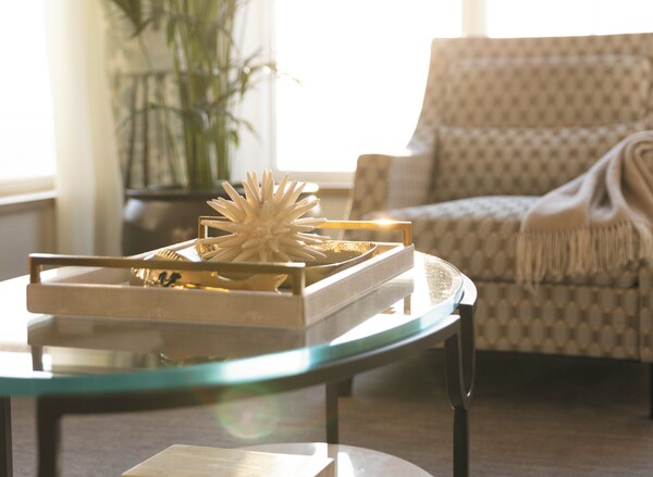 RSSC Seven Seas Voyager Voyager Suite Living Room 2 ©Regent Seven Seas Cruise.jpg.jpg